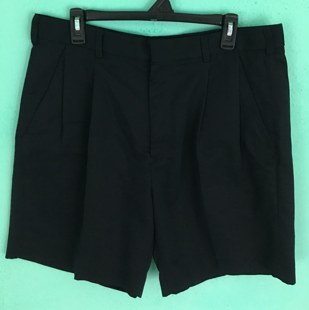 Izod Men's Black Golf Shorts